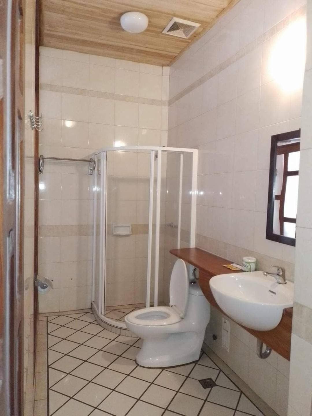 Ireenkevin Guesthouse 琅勃拉邦 外观 照片